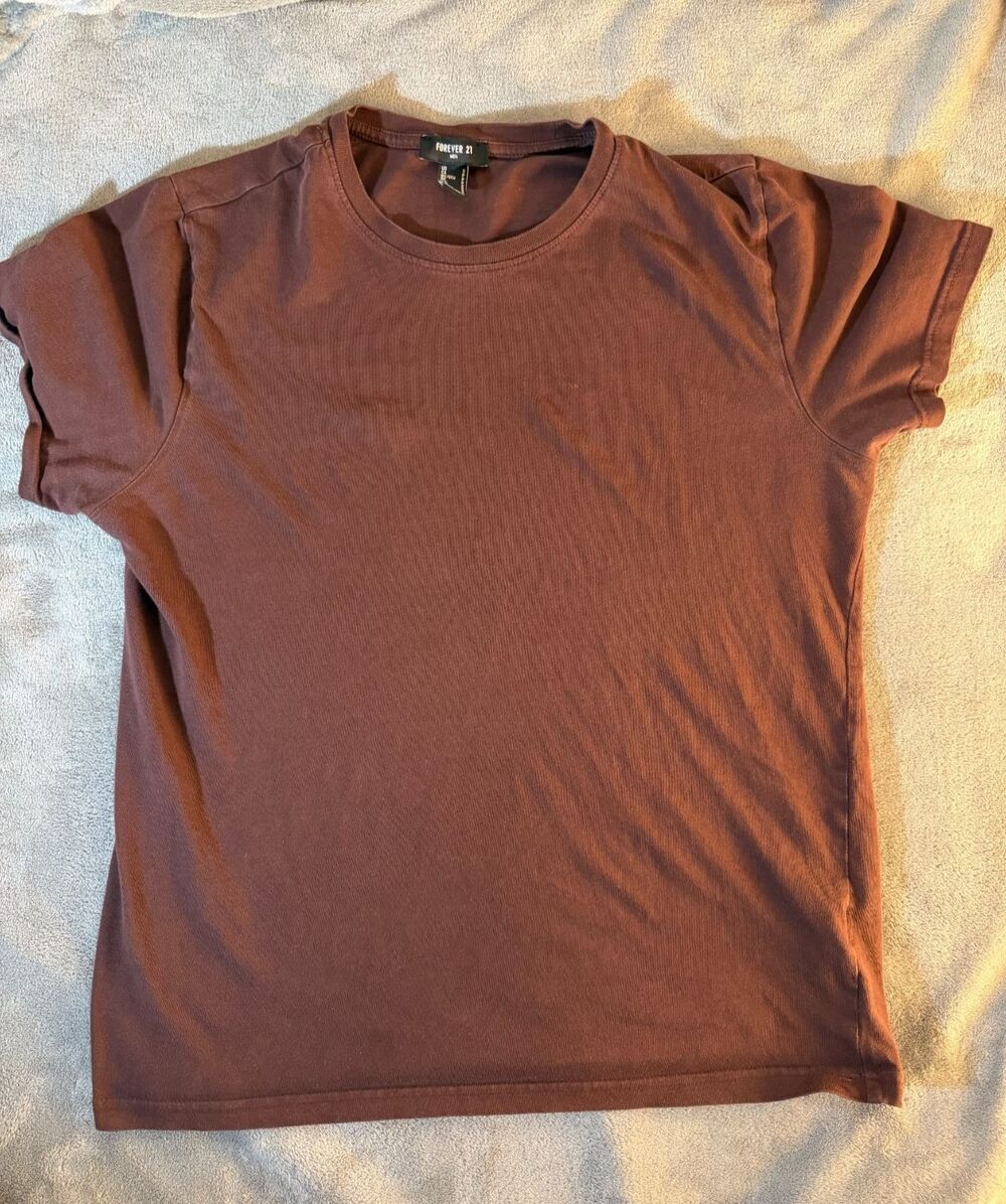 Forever 21 Men's Brown Crewneck T-Shirt Short Sleeve Basic Tee Small
